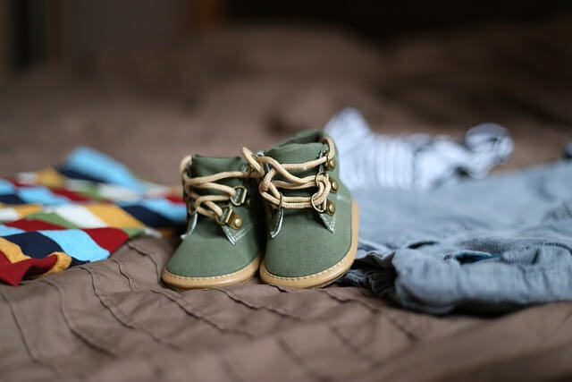 stockage vêtement bebe